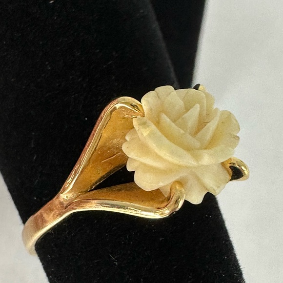 Vintage Carved Rose Ring - Picture 9 of 16